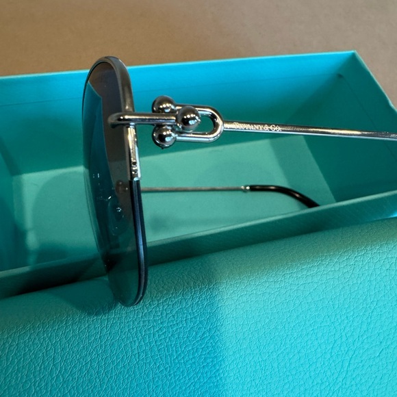 Auth Tiffany Silver Frame Gradient Blue Women\'s Sunglasses main image 8